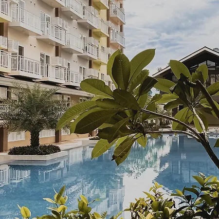 Resort Style Studio Near Mactan - Cebu Airport - With Pool & Gym