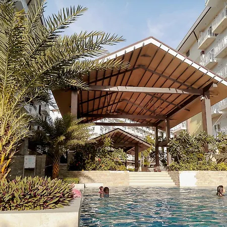 Resort Style Studio Near Mactan - Cebu Airport - With Pool & Gym