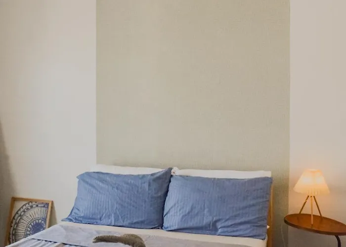 Style Near Mactan - Cebu Airport - With Pool & Gym